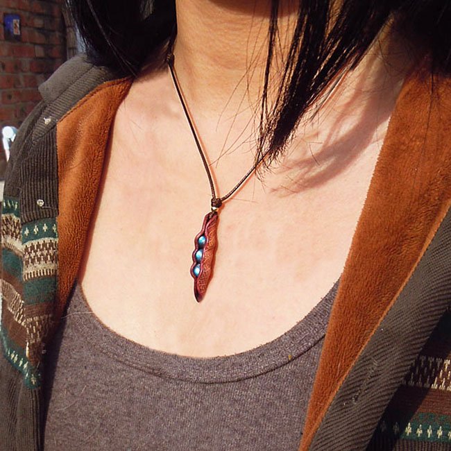 Leather Labradorite Pea Necklace